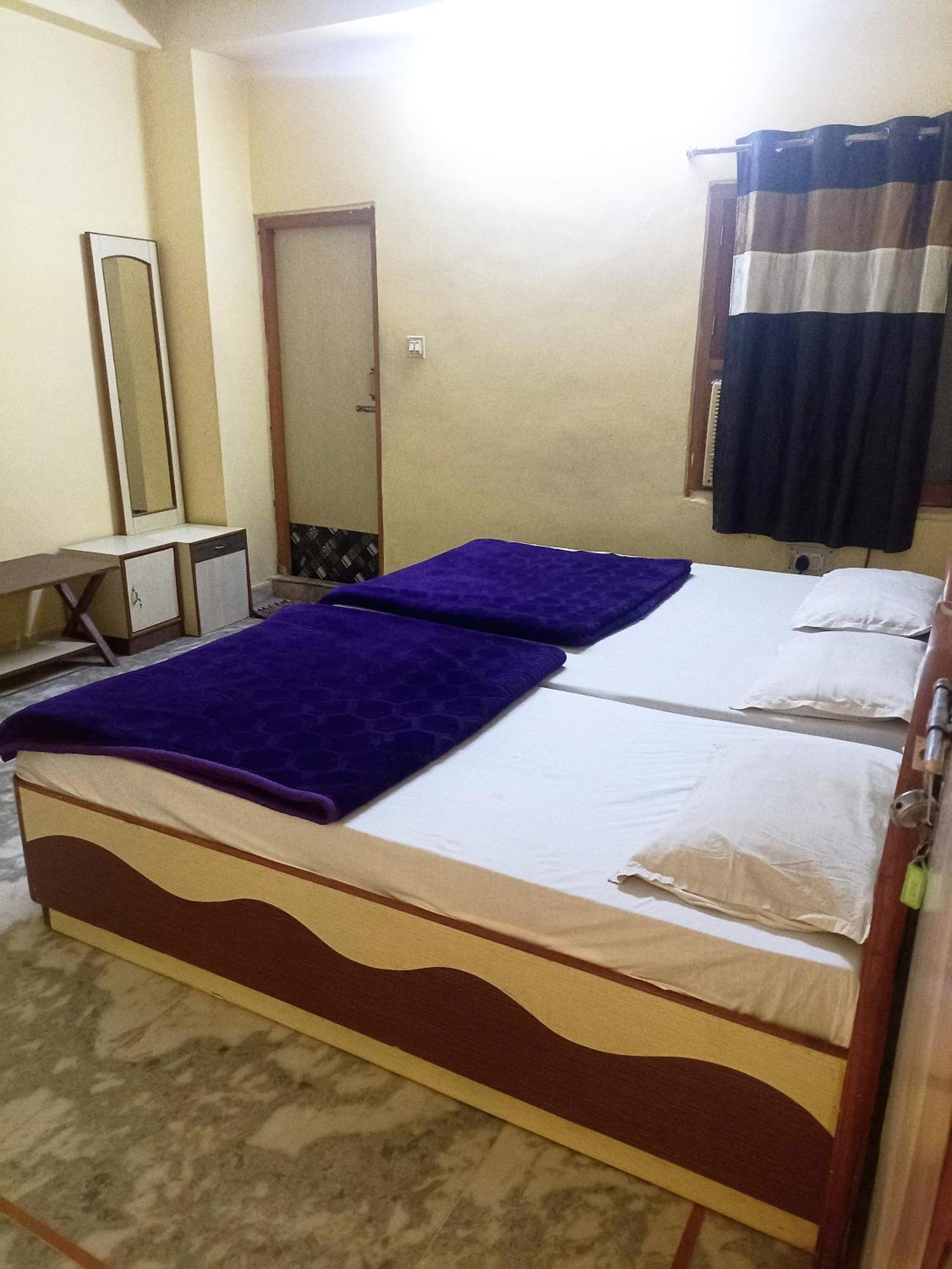 Shreeji Arpan Hotel Nāthdwāra Quarto foto